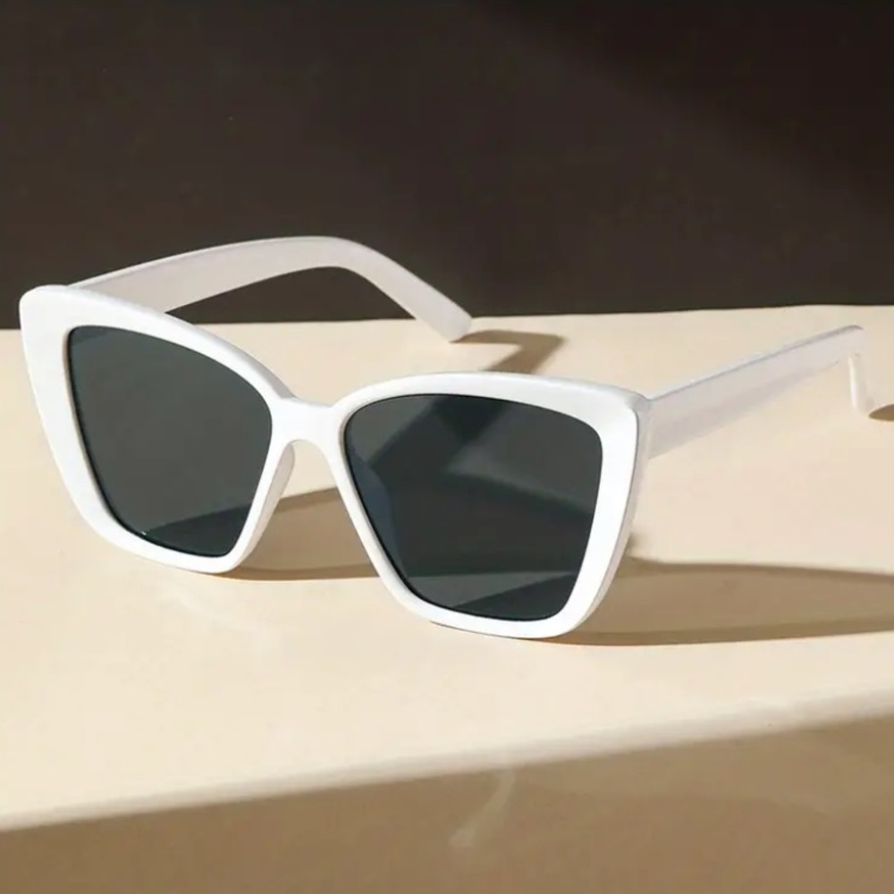 Luxe tortoiseshell cat eye sunglasses - Picture 7 of 11